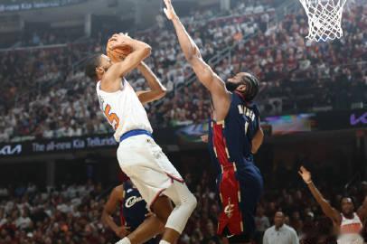 此前NBA东决，骑士大比分0-4被尼克斯横扫。<br /><br />...