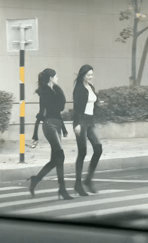 小姐姐这身材，无敌了！[飞吻][飞吻][飞吻][舔屏]