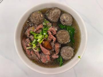 潮客林·正宗桐坑阿雄牛肉店，中午想吃牛肉粿条，才发现华威达牛庄因石牌村...