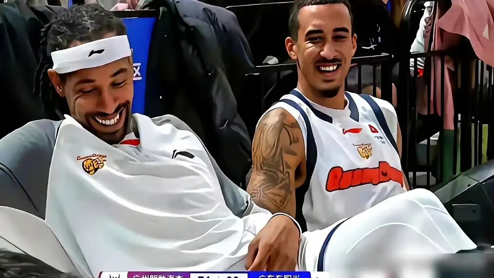 广东男篮买的外援到底贵不贵？来听一听专业人事的解答。像外援工资这种数据...