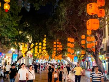 羊城夜景图鉴<br /> <br />骑楼霓虹与古寺灯火buff叠满<...