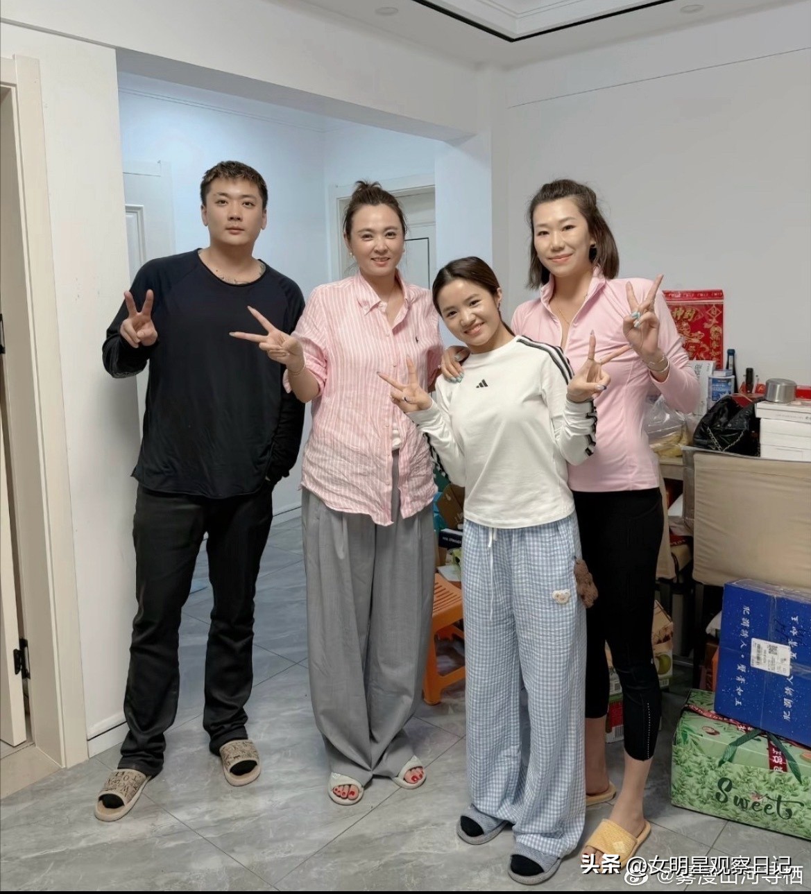 当年 变形计里的李勒优遇到了晋妈
那个从小没有妈妈疼爱的女孩儿，有了妈妈
她曾经被称为命最好的云南女孩
如今母女俩矛盾升级 看了挺唏嘘…
现在崔晋妈妈主页置顶是李勒优
你是说，这些视频都是为了流量演出来的吗
朝夕相处那么多年，不可能一点感情都没有吧