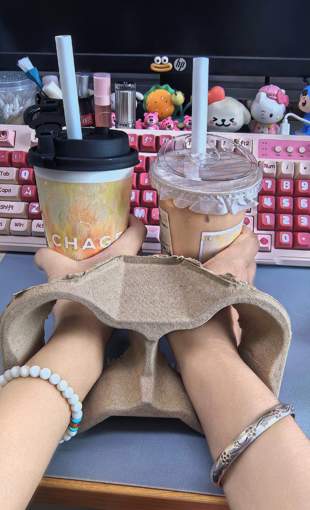 从大疆里扣出来的边边角角，大疆拍出来就是比手机有意境。搭子回来的第一件事就是立马享受上海限定，不知道今晚还能不能睡着了。下班遇到落日心情都变好了。 ​