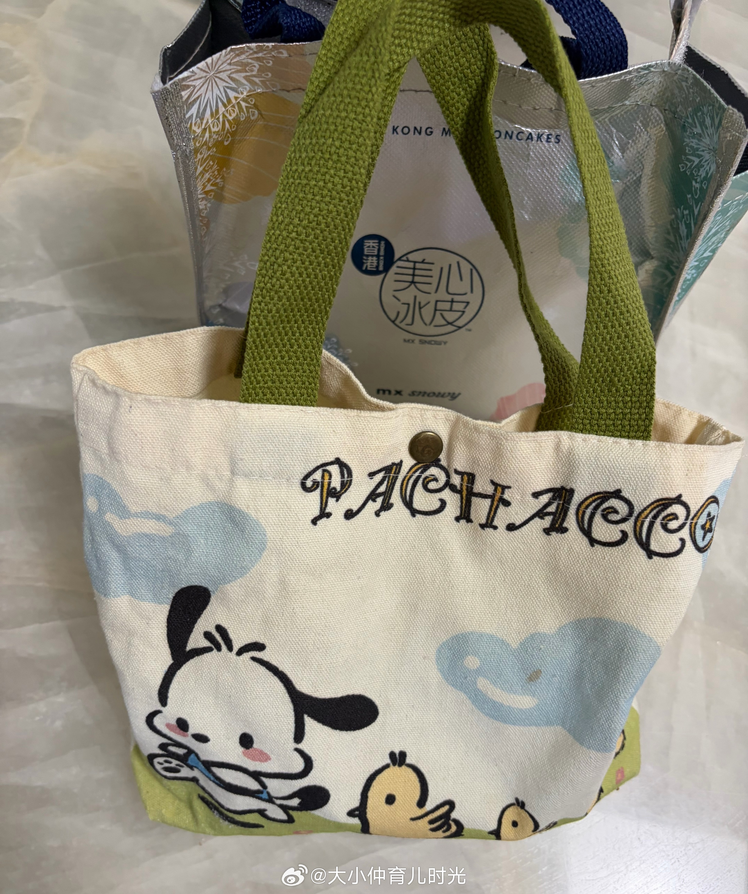 这些布袋有点可爱😍机构做布袋有点创意，可能广告会好一点[笑cry] ​​​
