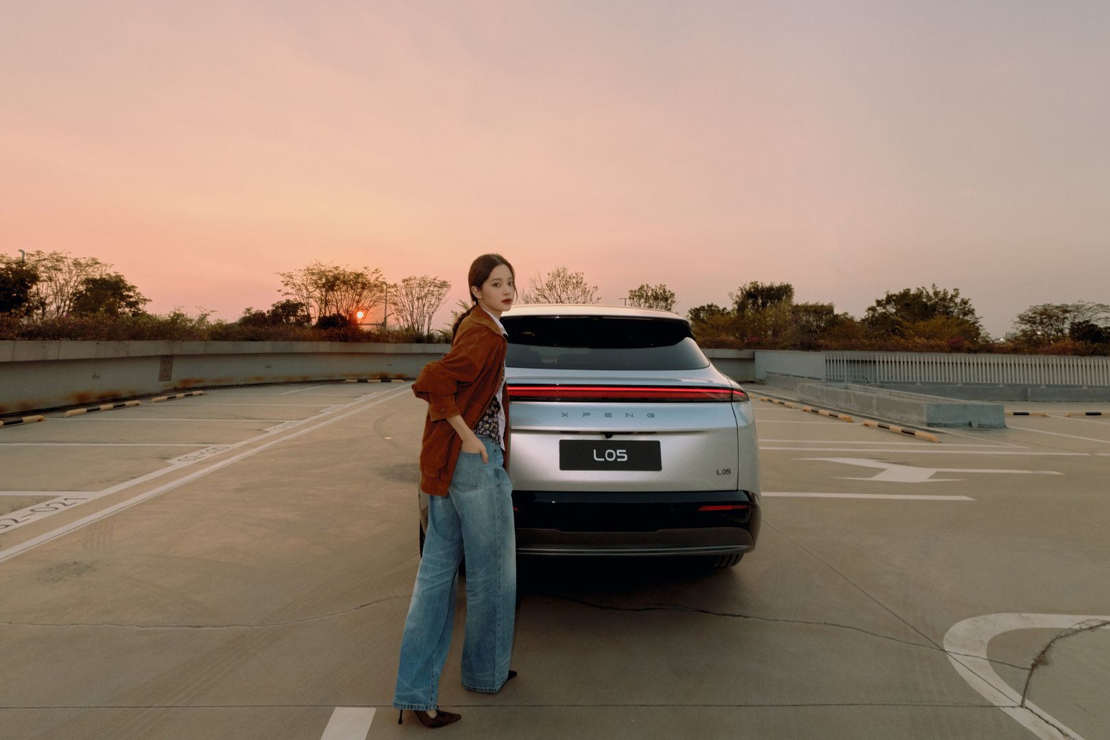 𝙒𝙚𝙡𝙘𝙤𝙢𝙚 𝙩𝙤 𝙈𝙊𝙉𝘼 𝙒𝙊𝙍𝙇𝘿 🚘

世界是身侧融化的夕阳
也是后视镜里被拉长的秋天

#小鹏MONA代言人&车主欧阳娜娜# ​
