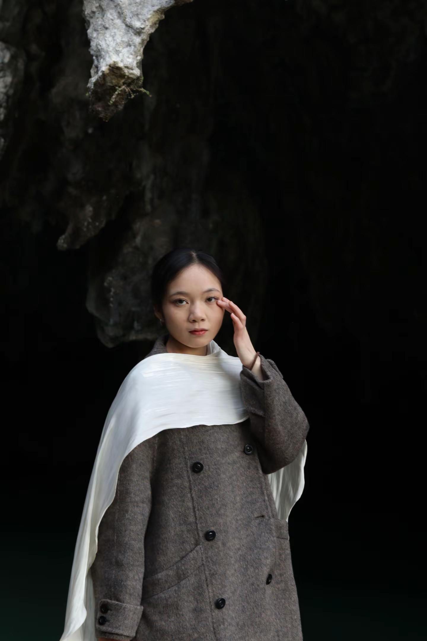 妈妈说：把头发梳上去大大方方的好看