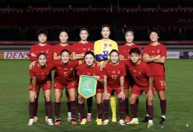 5-1大胜！王妍雯独造三球，中国女足碾压菲律宾小组头名晋级亚运八强

9月21日，亚运会女足C组末轮迎来榜首对决，中国女足迎战劲敌菲律宾女足，此役事关小组头名归属。最终中国女足凭借炸裂的进攻表现，以5-1大比分击败对手，以小组第一的优异成绩顺利晋级亚运八强。
 
本场比赛中国女足摆出442攻守均衡阵