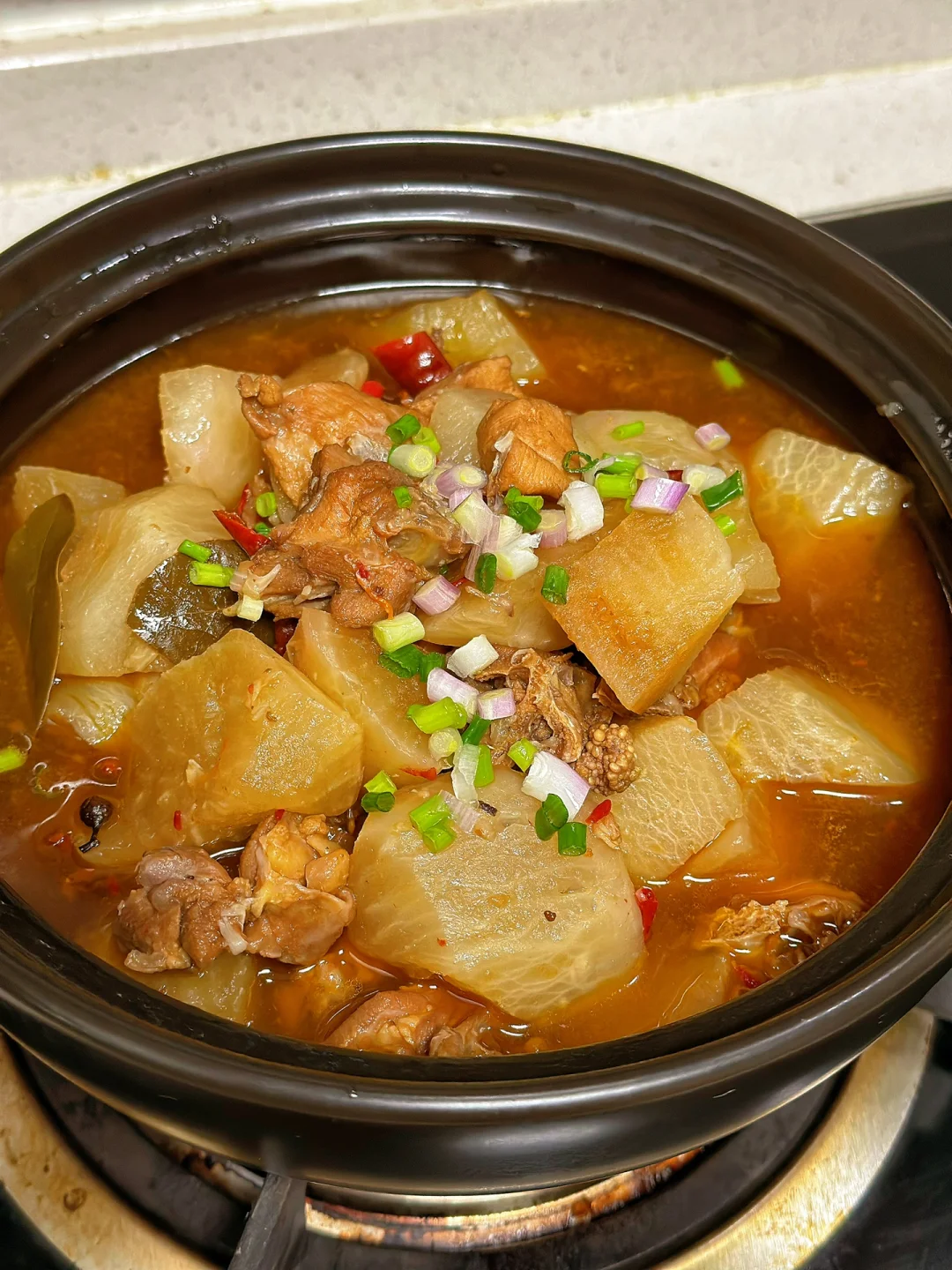 土鸡炖萝卜下饭家常菜