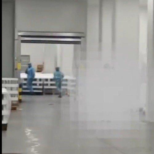 #宁德时代已报警#
【辟谣！网传“员工因被禁止上厕所而在车间裸奔”系恶意造谣，宁德时代已报警】

近日，网传一段“四川时代员工因被禁止上厕所而在车间裸奔”的视频引发关注。刚刚，宁德时代官方明确回应：该视频内容系张冠李戴的恶意造谣，视频中厂房和人员均不属于该公司，目前已向警方报案处理！
 ​