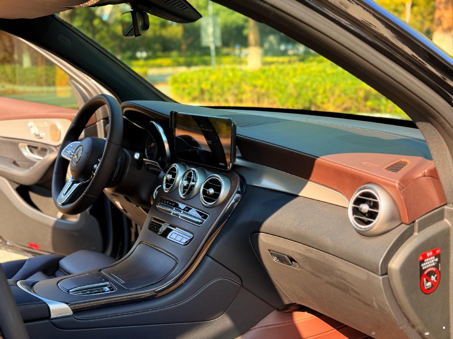 🚗最新买入
20年#奔驰GLC260L 5万公里实表 查博士S级！价格不高 全款10小几万 全网最低价 喜欢您来 支持0首付💰 ​
