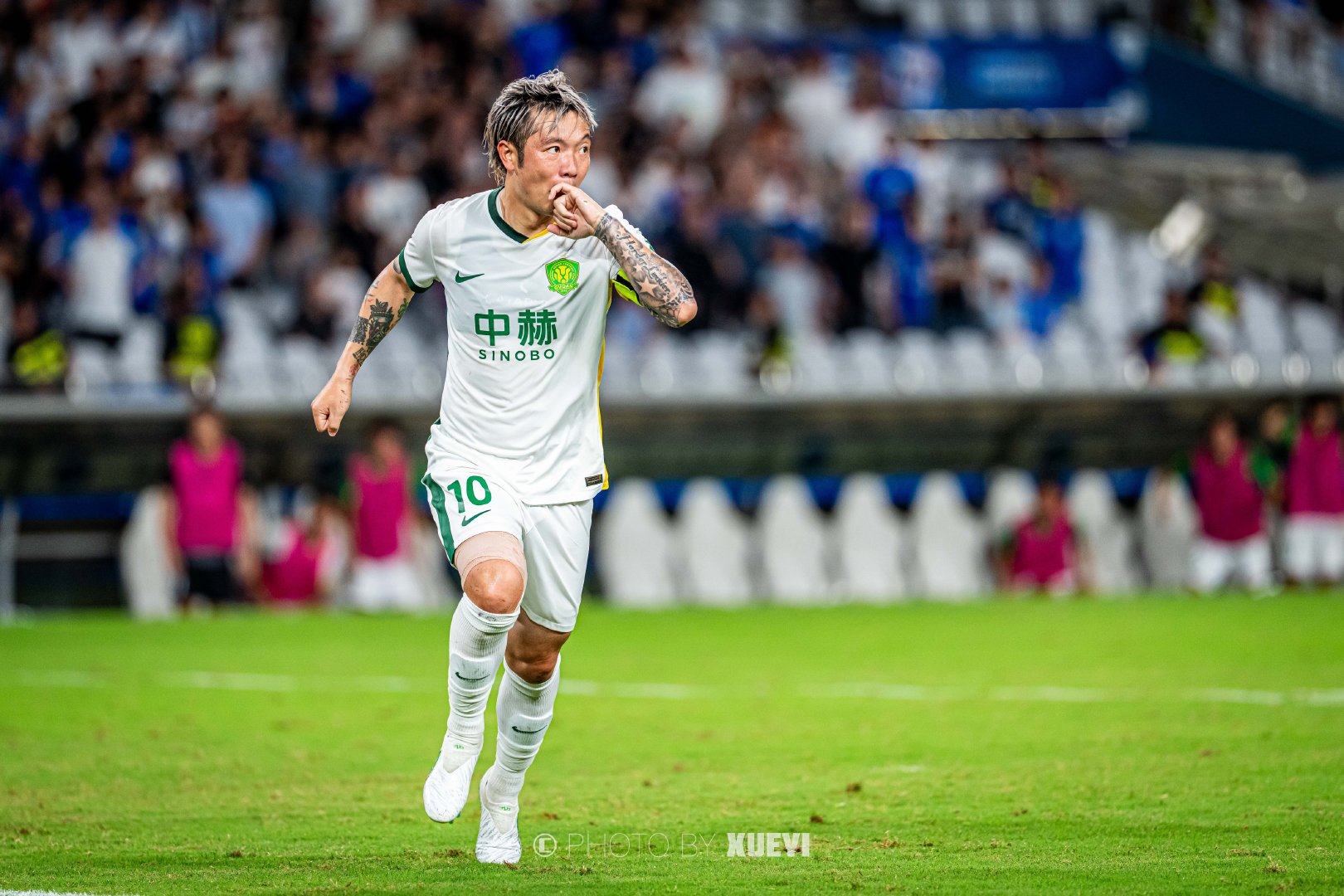 我从不怀念过去的自己。
因为现在的每一天，都在成长、变得更好，而不是老去。
你们也是。今天真的很高兴。

#北京国安[超话]##上海申花0-3北京国安# ​