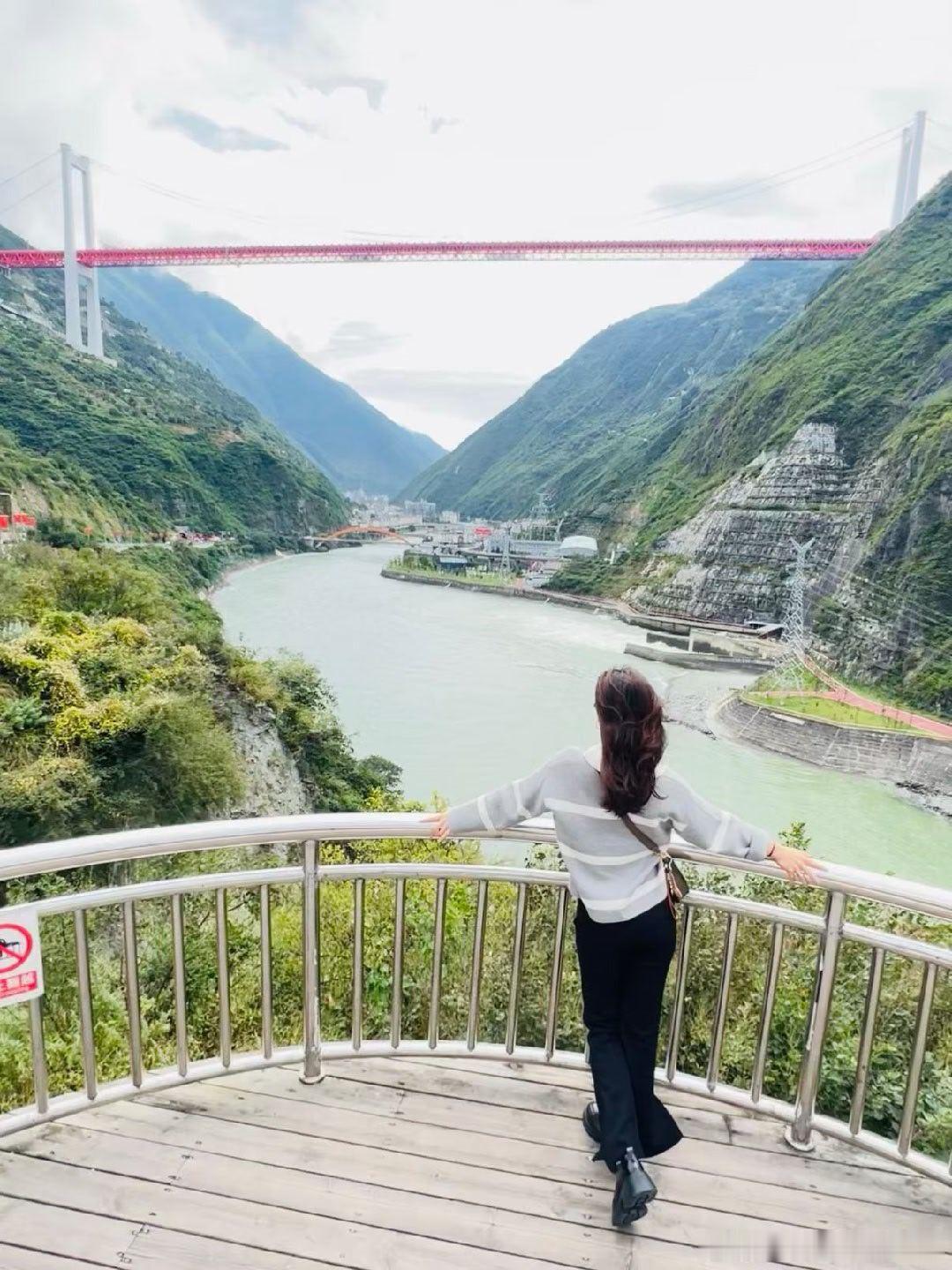 #sl旅行日记# 辽B自驾西藏，踏上318的第一天，折多山依然是大雾 ​