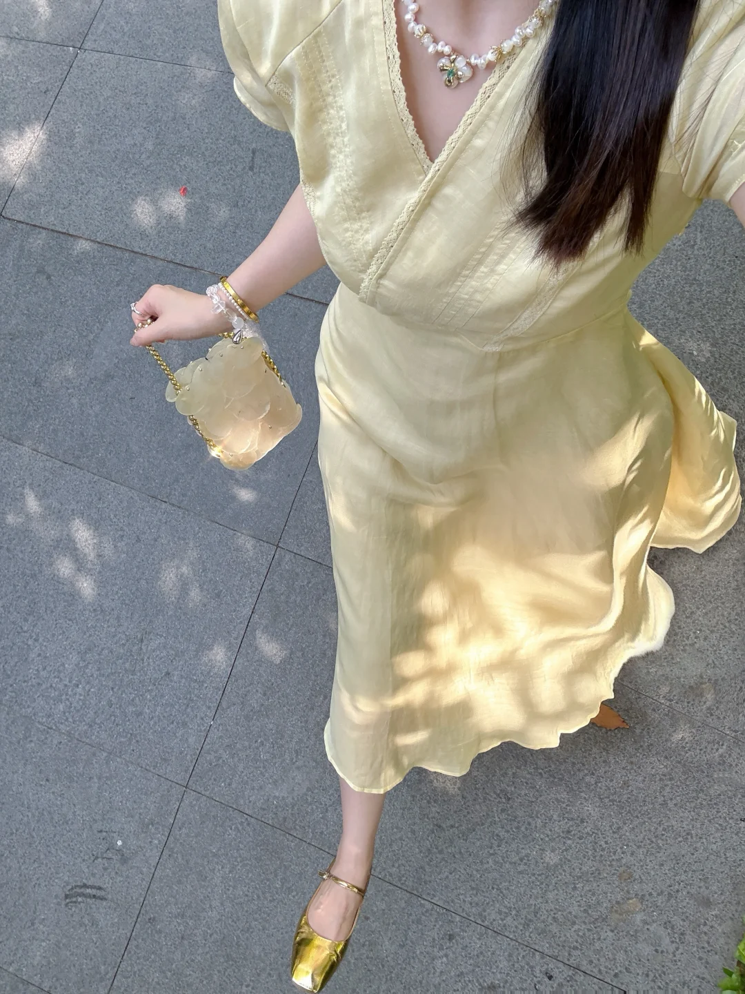 春夏漂亮通勤💛有被这件法式黄裙子美到～～