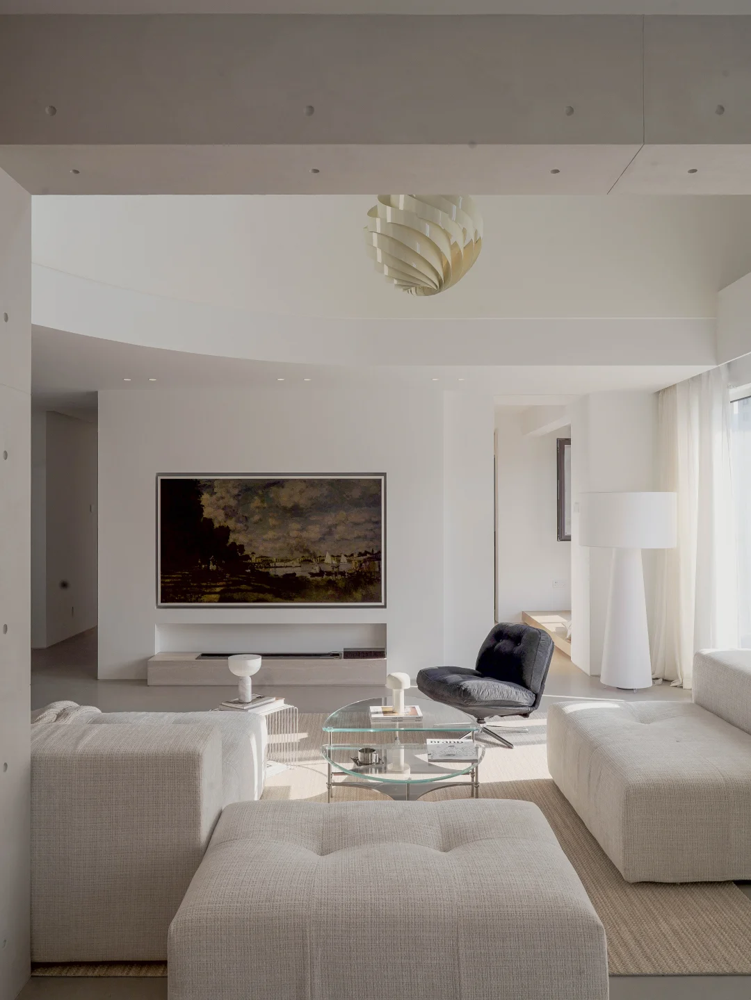 砸掉N间卧室，硬凑出的大横厅和挑空