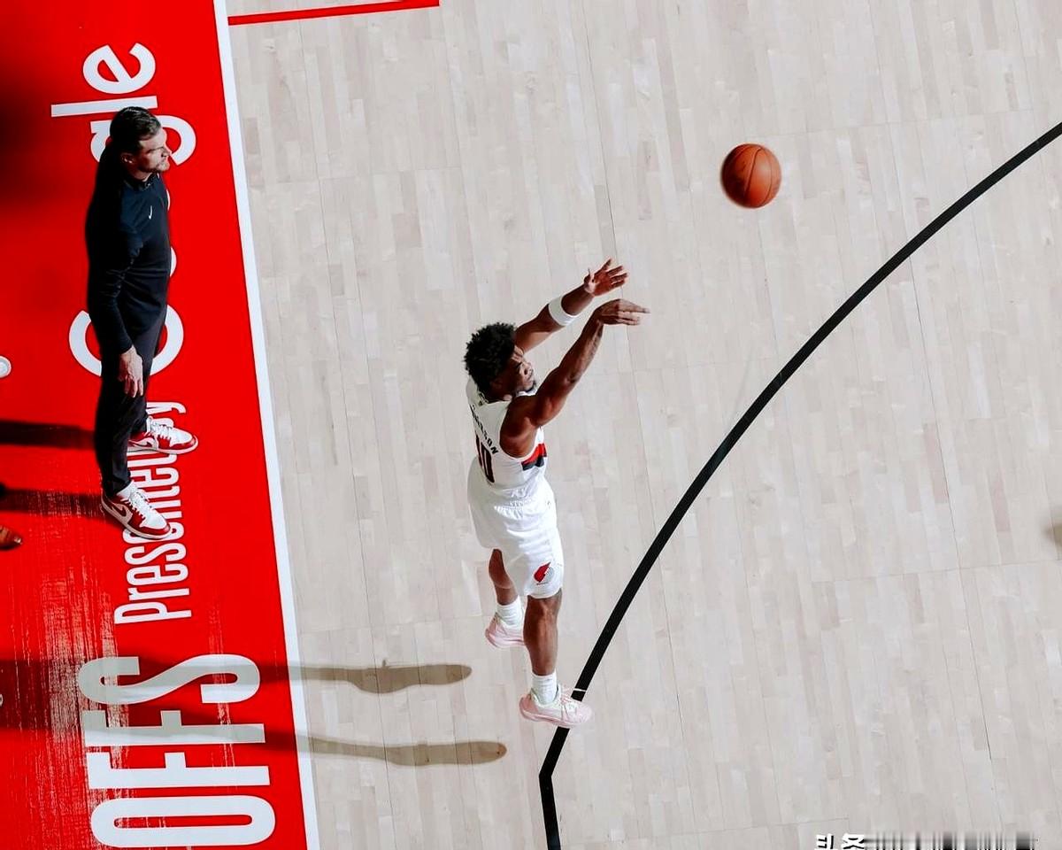 波特兰开拓者队这趟季后赛，恐怕周三就到站了。  42胜40负重返季后赛...