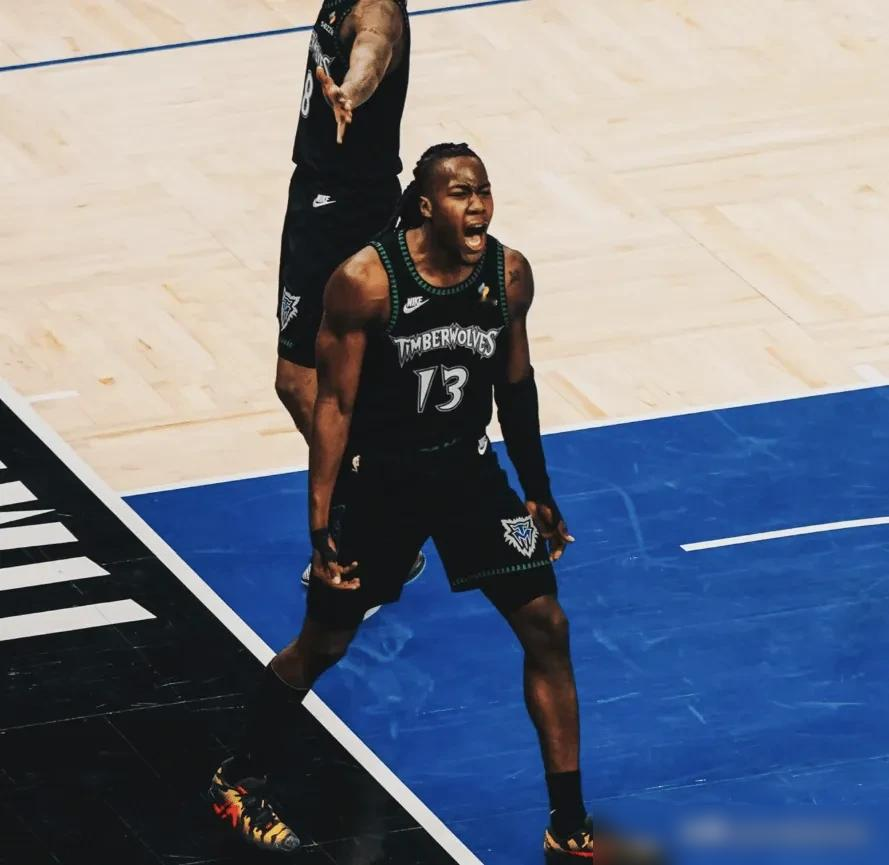 43分，真实命中率96.5%，我第一反应是乔丹附体了。这要是在季后赛...