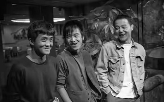 何勇创作《钟鼓楼》