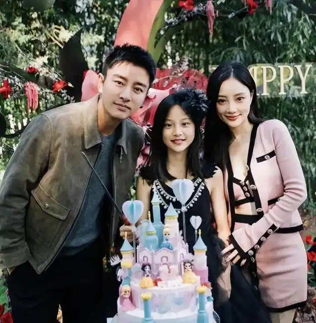 李小璐贾乃亮是不是要复合了？那也正常，毕竟他们还有甜馨。 ​