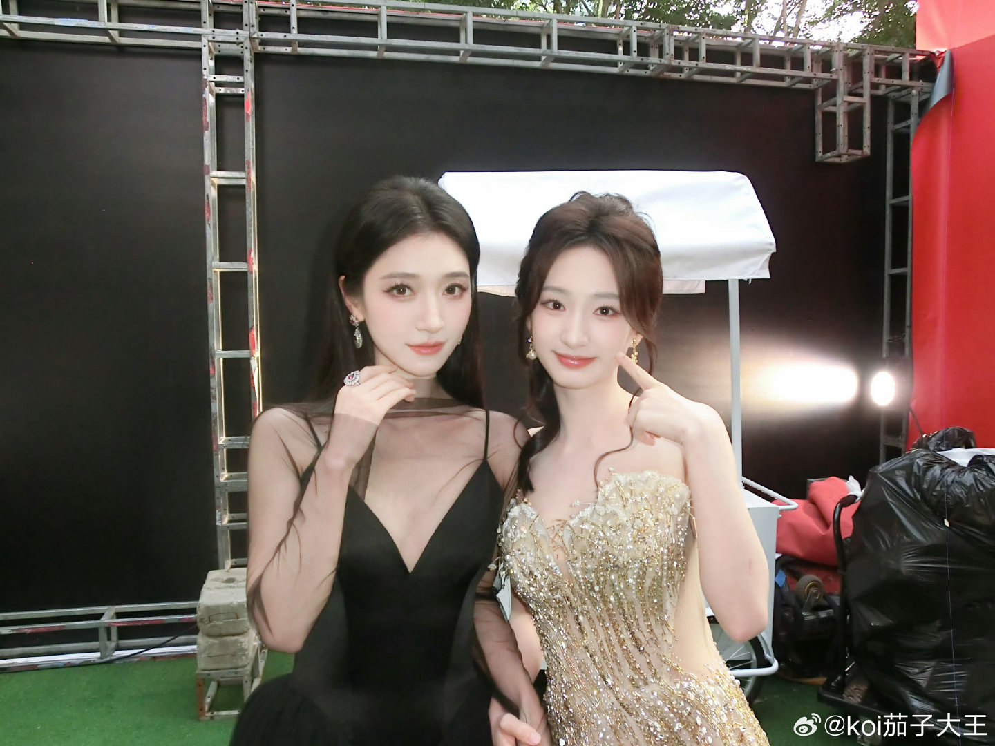 最喜欢的两个女宝竟然合照啦！！！[打call]​