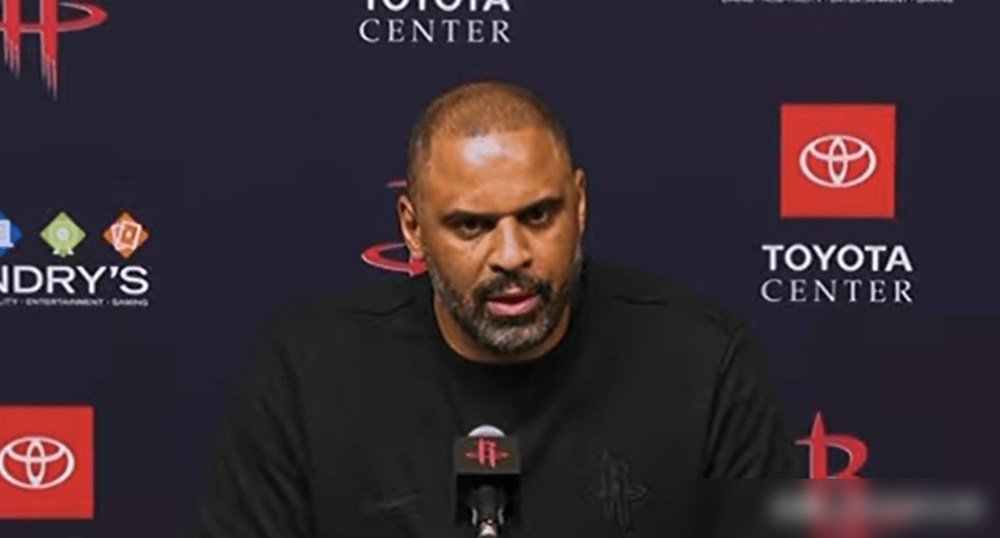 33.8%命中率！4年高位签全砸手里，火箭总经理斯通亲手把乌度卡送进了...