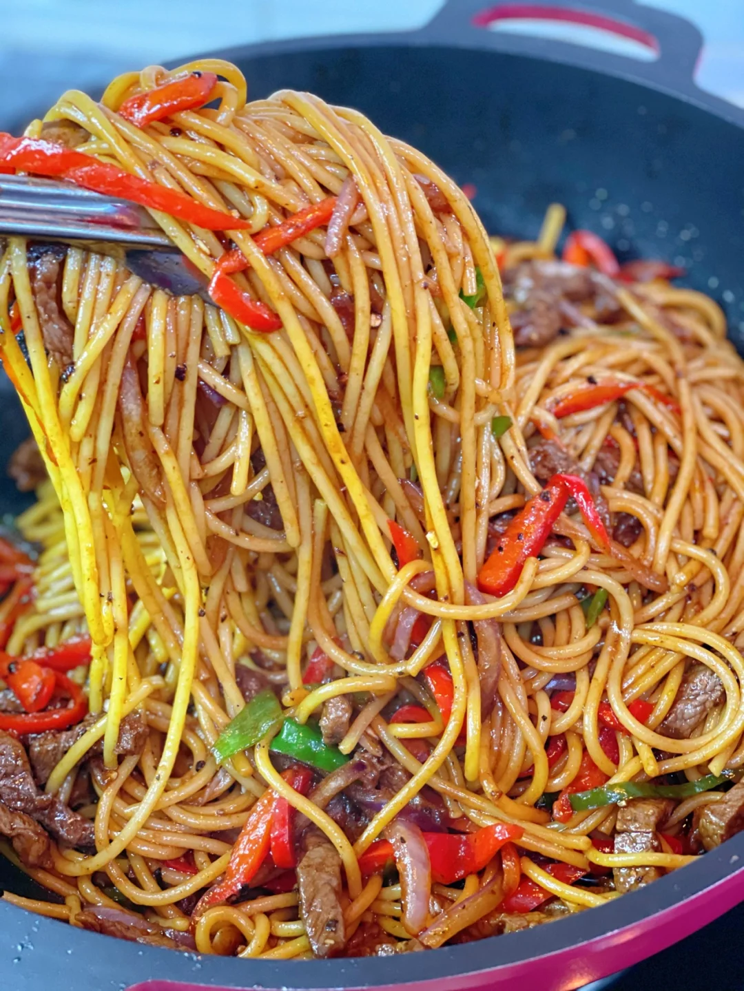 比餐厅还好吃又超级简单的黑椒牛柳意面做法