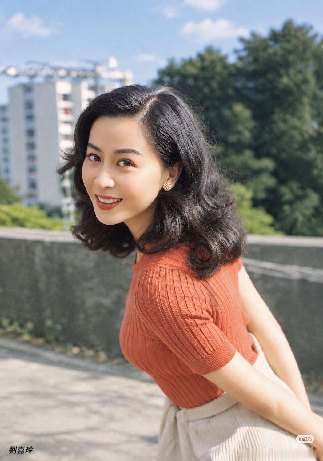 港台星影像➼
••••••••••••••••••••
①封面②劉嘉玲③關之琳④林忆莲⑤胡慧中⑥戚美珍⑦李美凤⑧邱淑贞⑨李嘉欣⑩叶子楣⑪黎美娴⑫袁洁莹⑬张柏芝⑭吴彦祖⑮陈德容⑯李赛凤⑰傅明宪⑱杨恭如
••••••••••••••••••••
#港星 #港台怀旧经典 #港台明星回忆 #复古港 ​