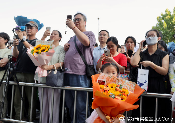 今天16点半，地理科目考试结束，浙江省2026年高考落下帷幕。橙柿互动...