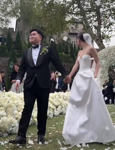 打脸全网！张百乔小雪最新互动，彻底终结离婚传闻