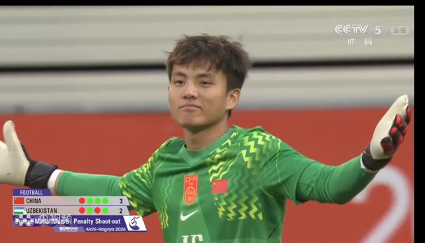 李昊闭幕式旗手