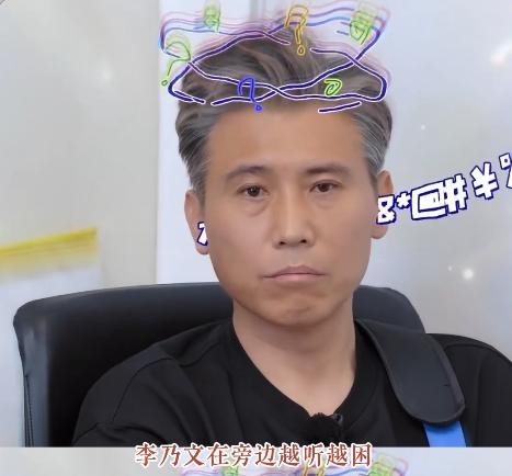 发现没？陈建州和张雪峰都是心梗，不是他们都爱跑步运动，而是背后的长期疲劳和高压在作祟。

可我更想提醒一句，运动从来不是“越累越有效”。张雪峰41岁时就曾因过度劳累出现胸闷心悸，陈建州49岁看比赛时突发急性心梗，这些细节都说明，身体早有信号时，继续硬扛并不叫自律。

对中年人来说，真正难的不是坚持跑