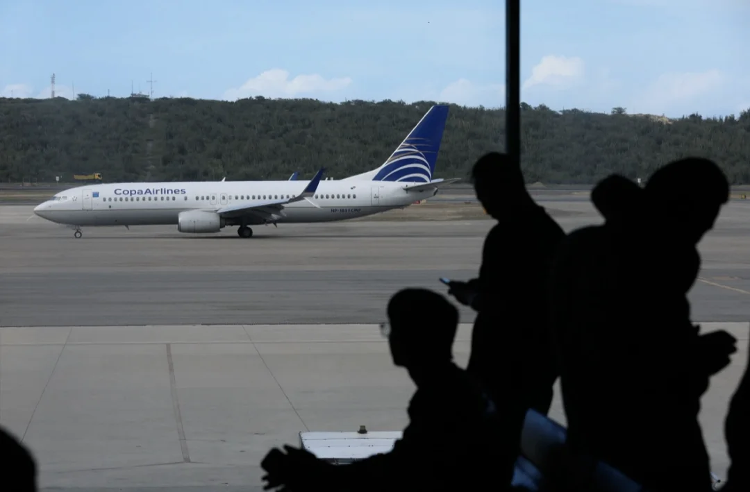 马杜罗：照常接收美国航班