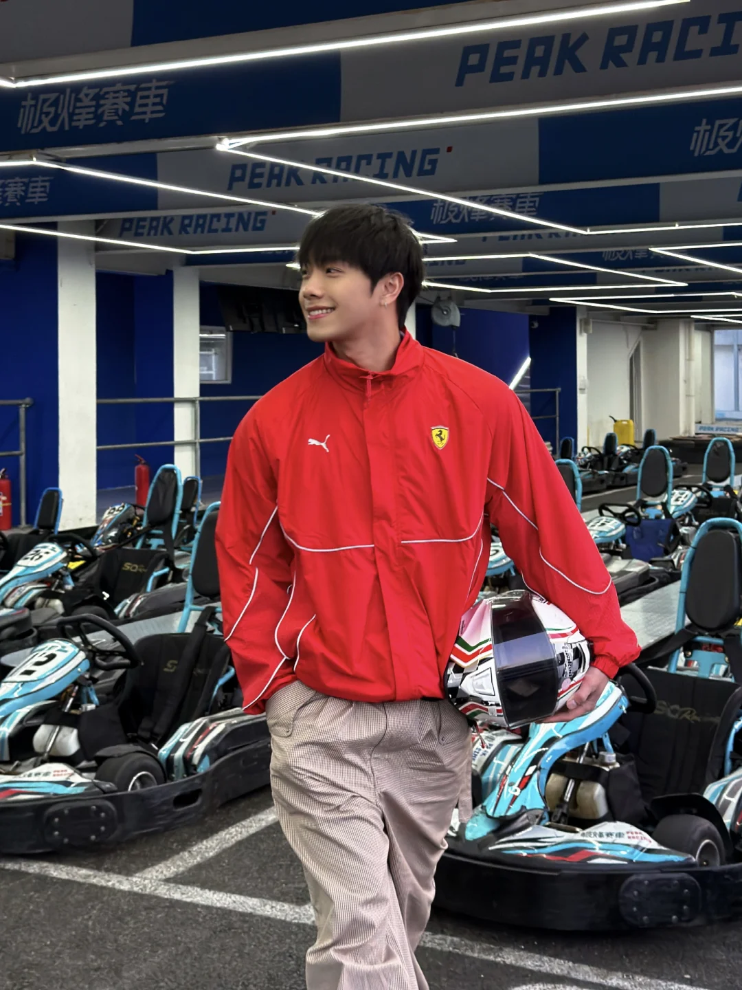 那个喜欢赛车的男孩现在怎么样了？ 🏎️