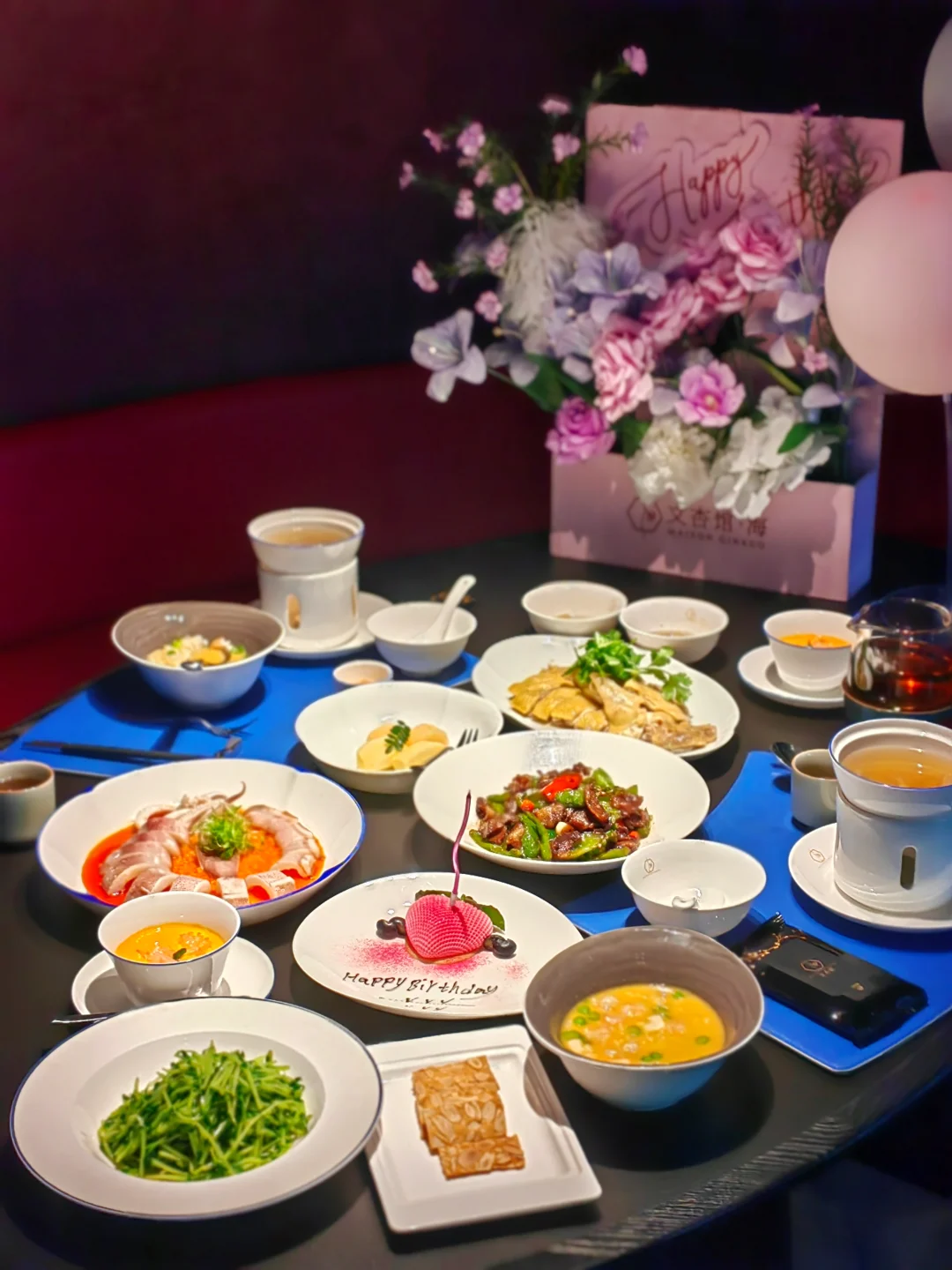 广州版“亚特兰蒂斯”在海底世界沉浸式用餐