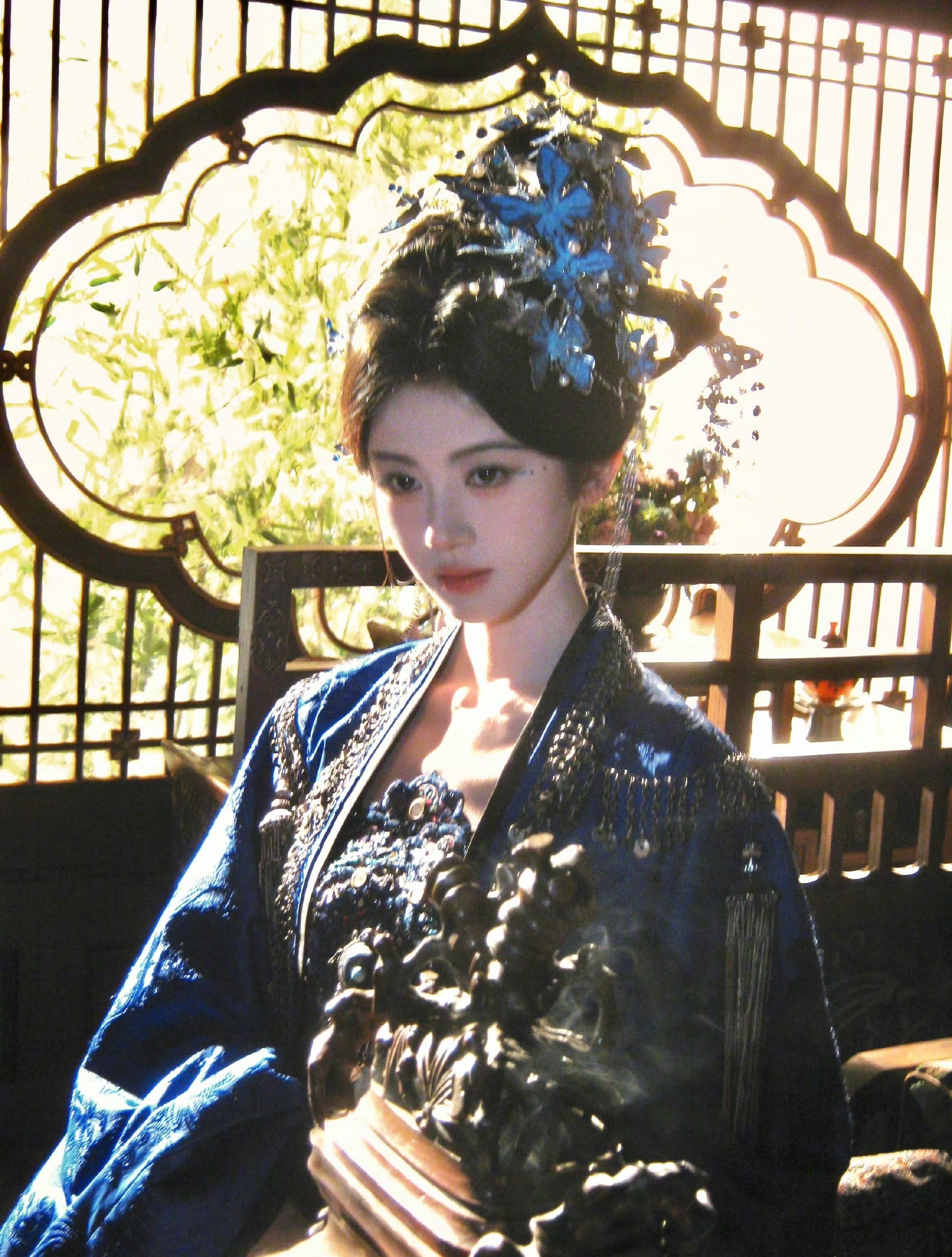 [超话]  花虽然漂亮 可是很快就会枯萎 留不住的꒦ິ^꒦ິ  ​​​