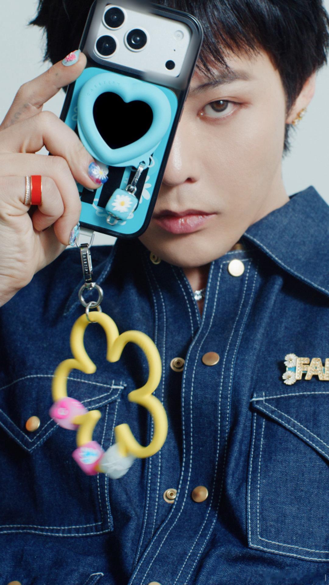 #GDRAGONCASETiFY# 没人能抵挡住这套糖果色设计，权志龙拿捏色彩的能力太强，CASETiFY精准还原，冲突配色自带高级质感越看越爱#iPhone18# ​