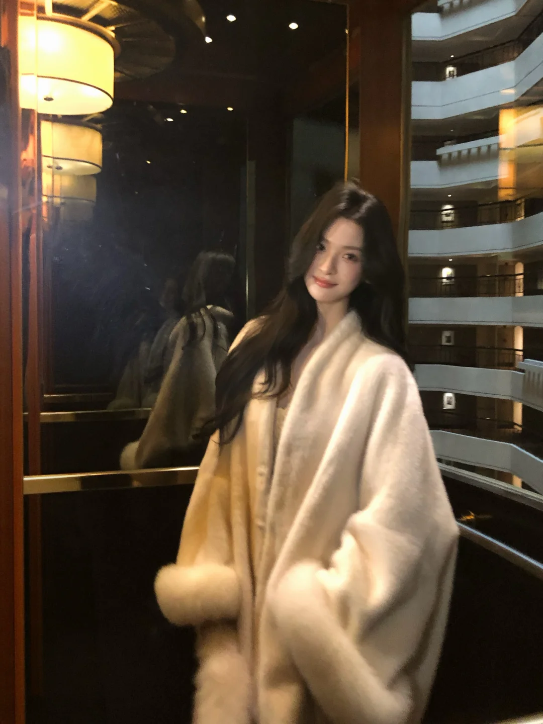 一眼贵气美女感