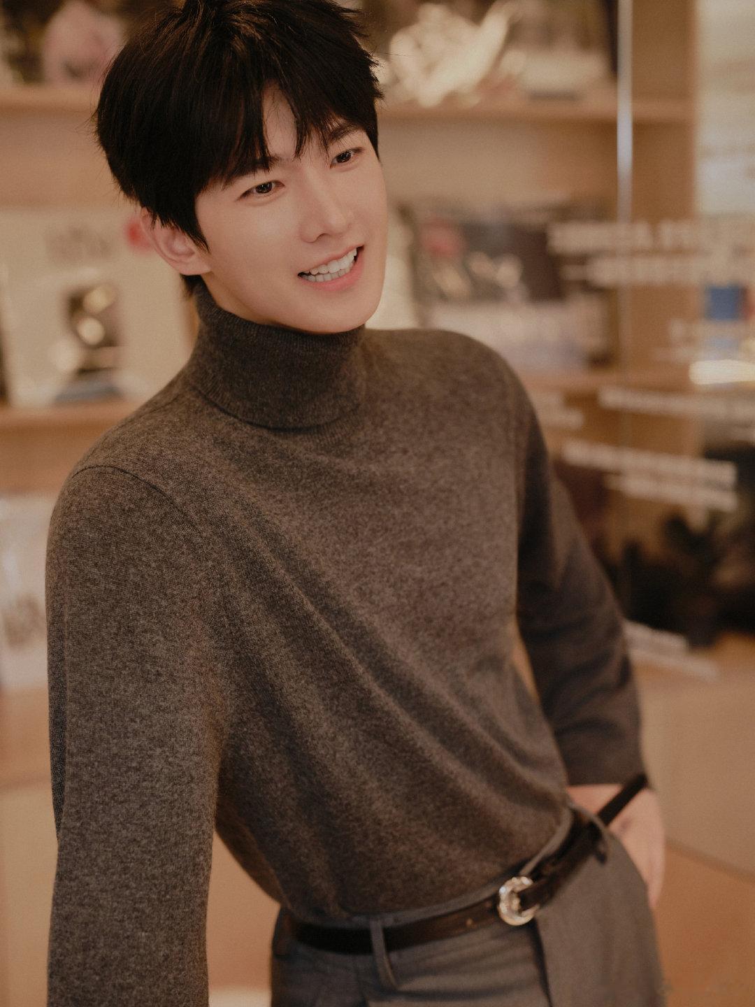 #杨洋[超话]# 路过的老师可以给点经验嘛，谢谢[送花花] ​