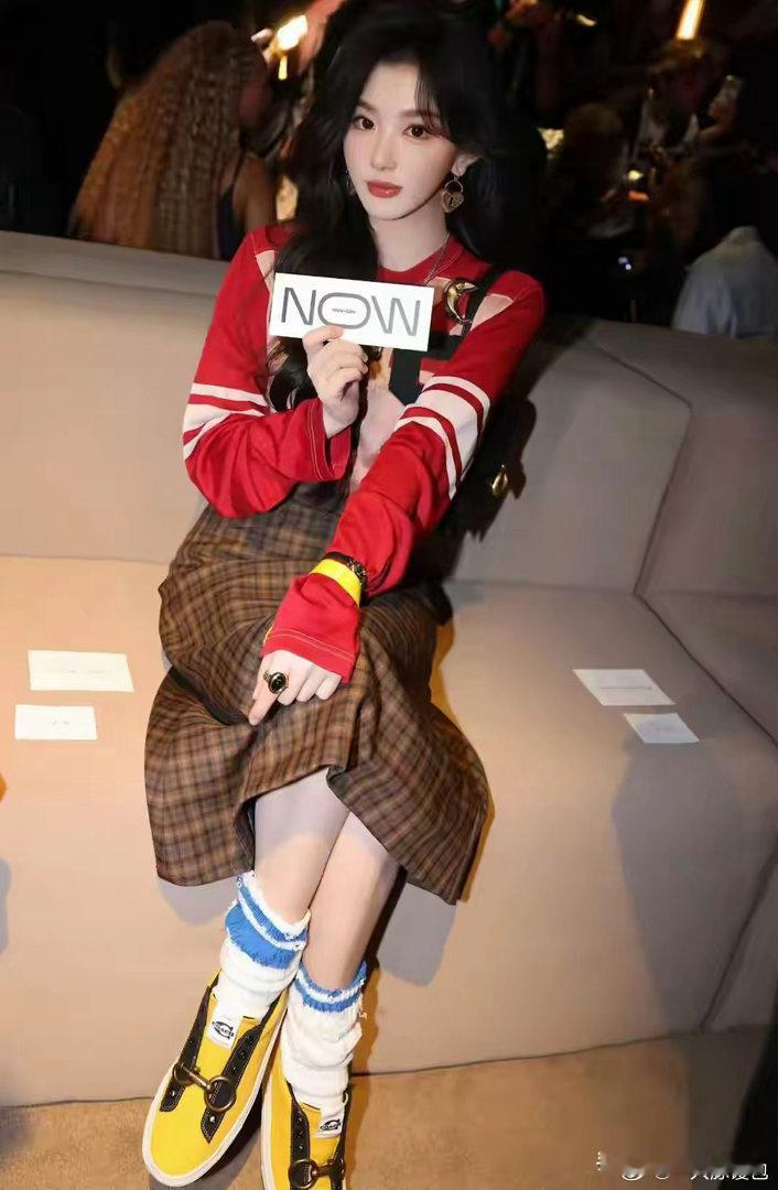 孔雪儿远赴纽约时装周！现身COACH腕表2027春季大秀 ​