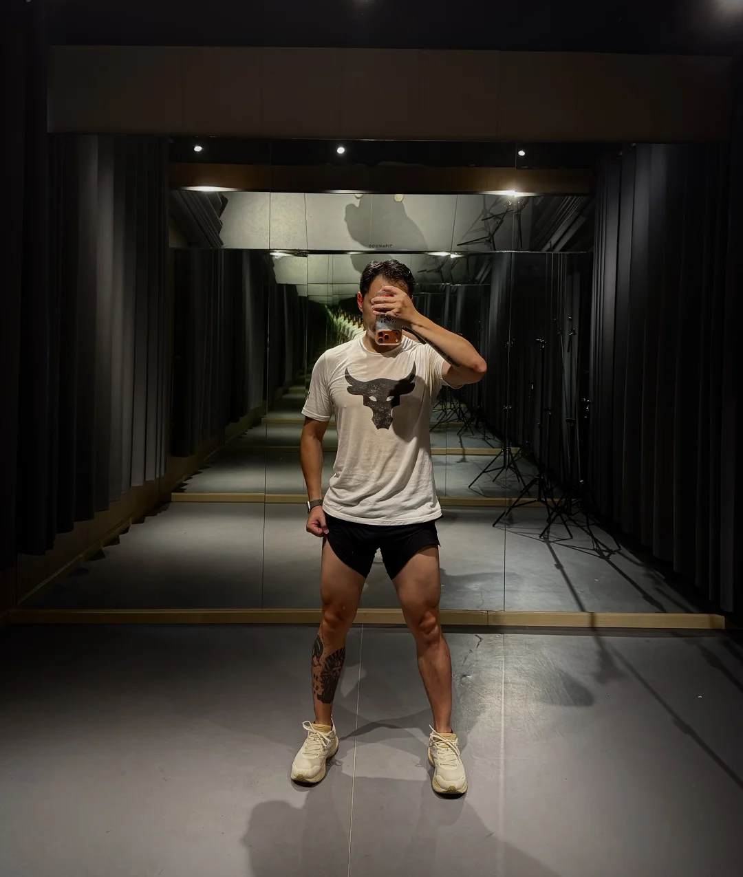 今天这个单腿练的酸爽