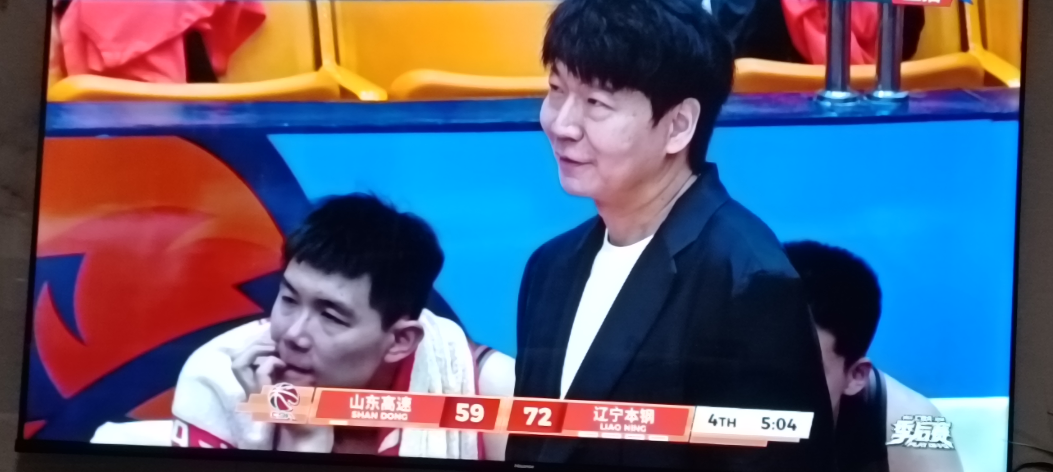 山东高速男篮打个季后赛咋跟闹着玩似的？看看克里斯那些漫不经心的失误，再...