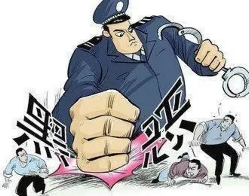 检察机关起诉涉黑涉恶案件151件，共计900人，持续对各类黑恶违法犯罪保持高压打击态势。
 
不少人还停留在旧的认知，觉得黑恶犯罪只会出现在现实街头。现在很多黑恶行为，已经披上了不一样的外衣，线上线下交织在一起，隐蔽性比过去高出很多。一些团伙不再直接动手伤人，改用软暴力的方式去牟利，普通百姓很难第一