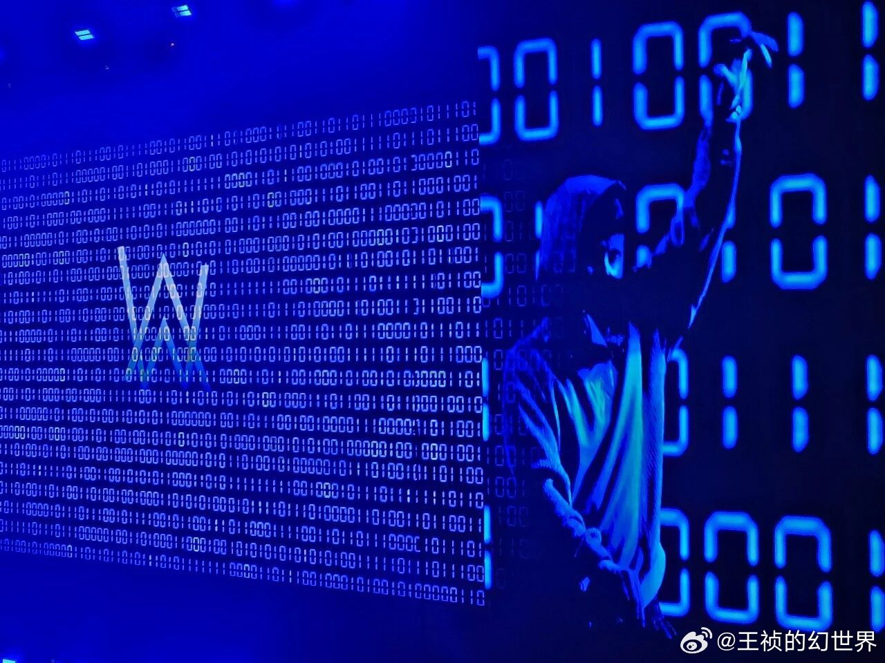 《星星说》下周引言（8.24——8.30）28号前后可能会有一个结果性事件发生。

其实整个的8月都是星象比较集中变化的月份，我们刚刚送走狮子座新月的食相，紧接着本周就会迎来双鱼座满月的食相，也就是咱们中国传统的中元节前后。 这一次的食相最早开启能量的时间可以追朔到2024年的9月，然后是2025年的2 ​