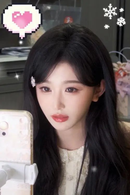 孔雪儿纽约看秀：不争C位，但赢了自己的节奏 ​