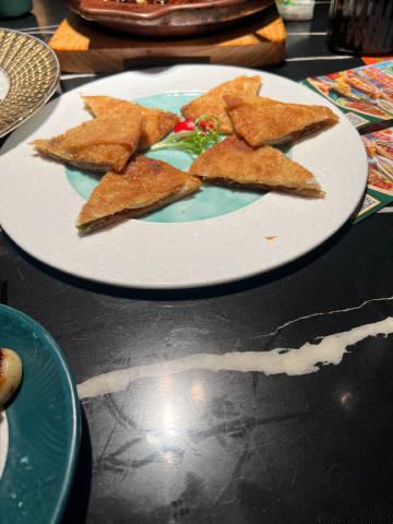 菜品不错，难怪食客暴满，那些抱怨餐饮行业不好做的人，应该反思自己，是不...