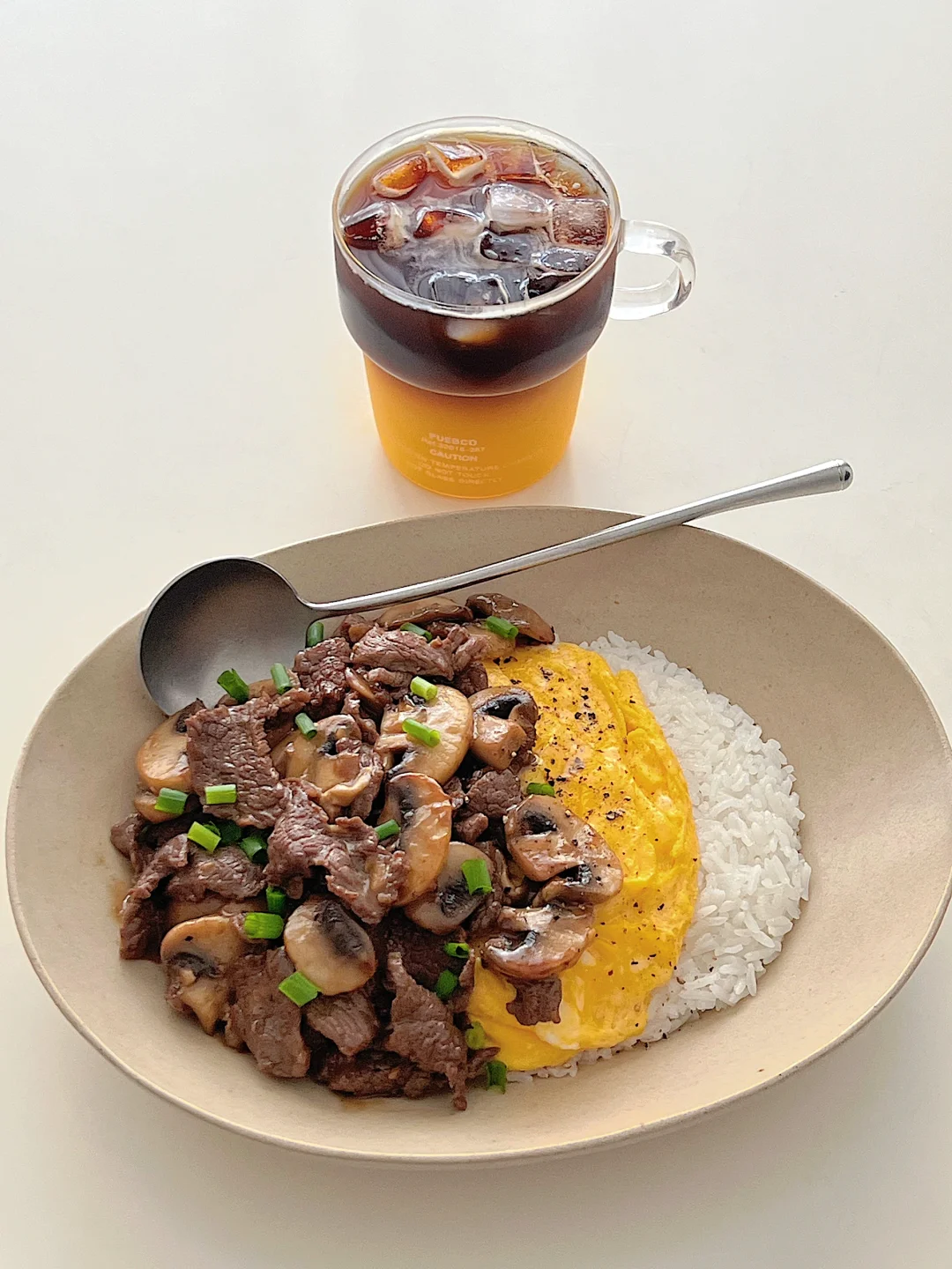 一人干净饮食|牛肉口蘑滑蛋盖饭🍱