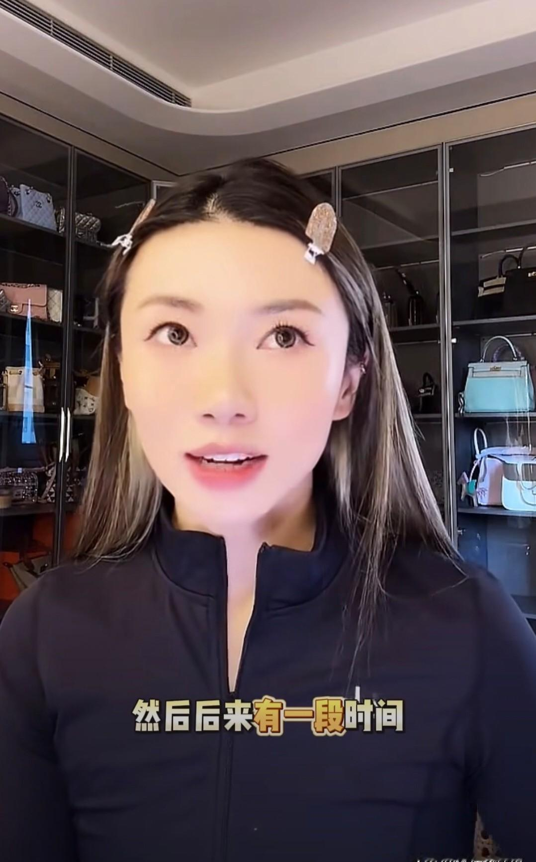 九年了，程晓玥终于说出和郑恺分手的真正原因——但真相里最扎心的一句话，不是“被分手”，而是“我珍视的感情被当成了博眼球的工具”。
2015年郑恺凭《跑男》登顶，高调公开与时尚名媛程晓玥的恋情，两人合体上恋爱综艺、见家长、全网催婚，被称作“金童玉女”。2017年上半年播出的《我们相爱吧》里，郑恺的冰箱