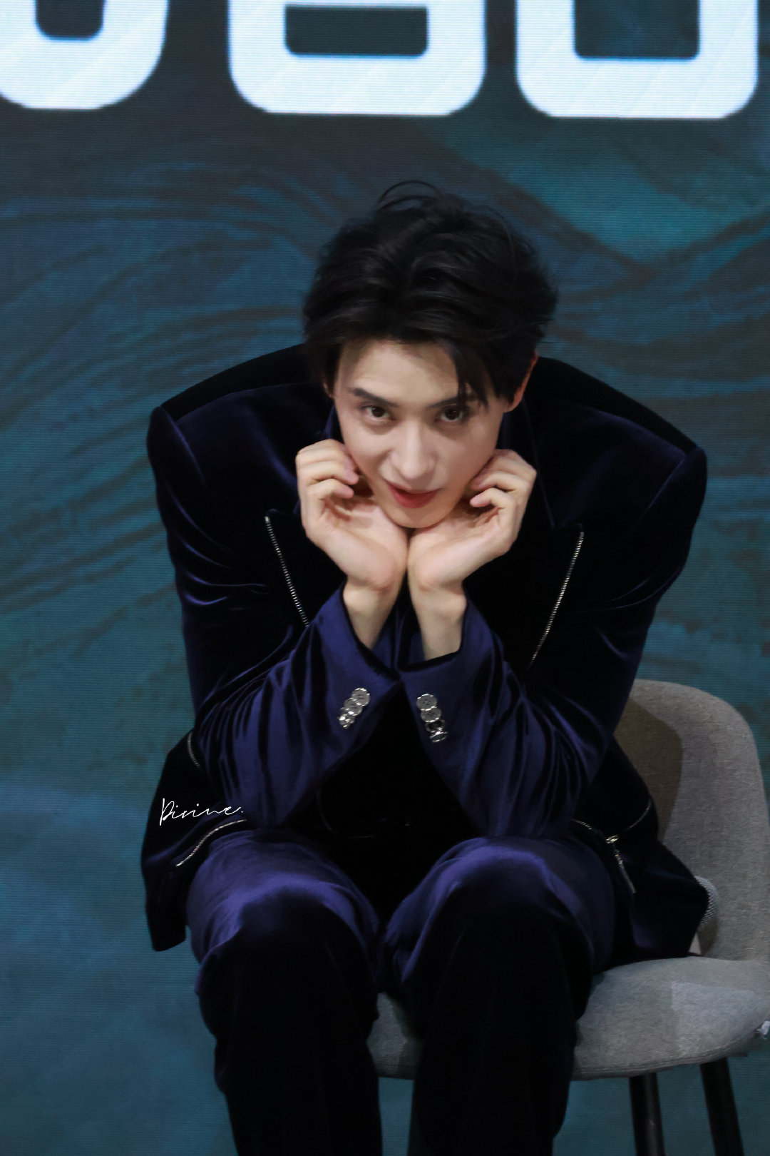 #敖瑞鹏[超话]#  20260823 师兄你真是太稳健啦
#敖瑞鹏师兄太稳健##敖瑞鹏艾米于毅三人忙成啥了# ​