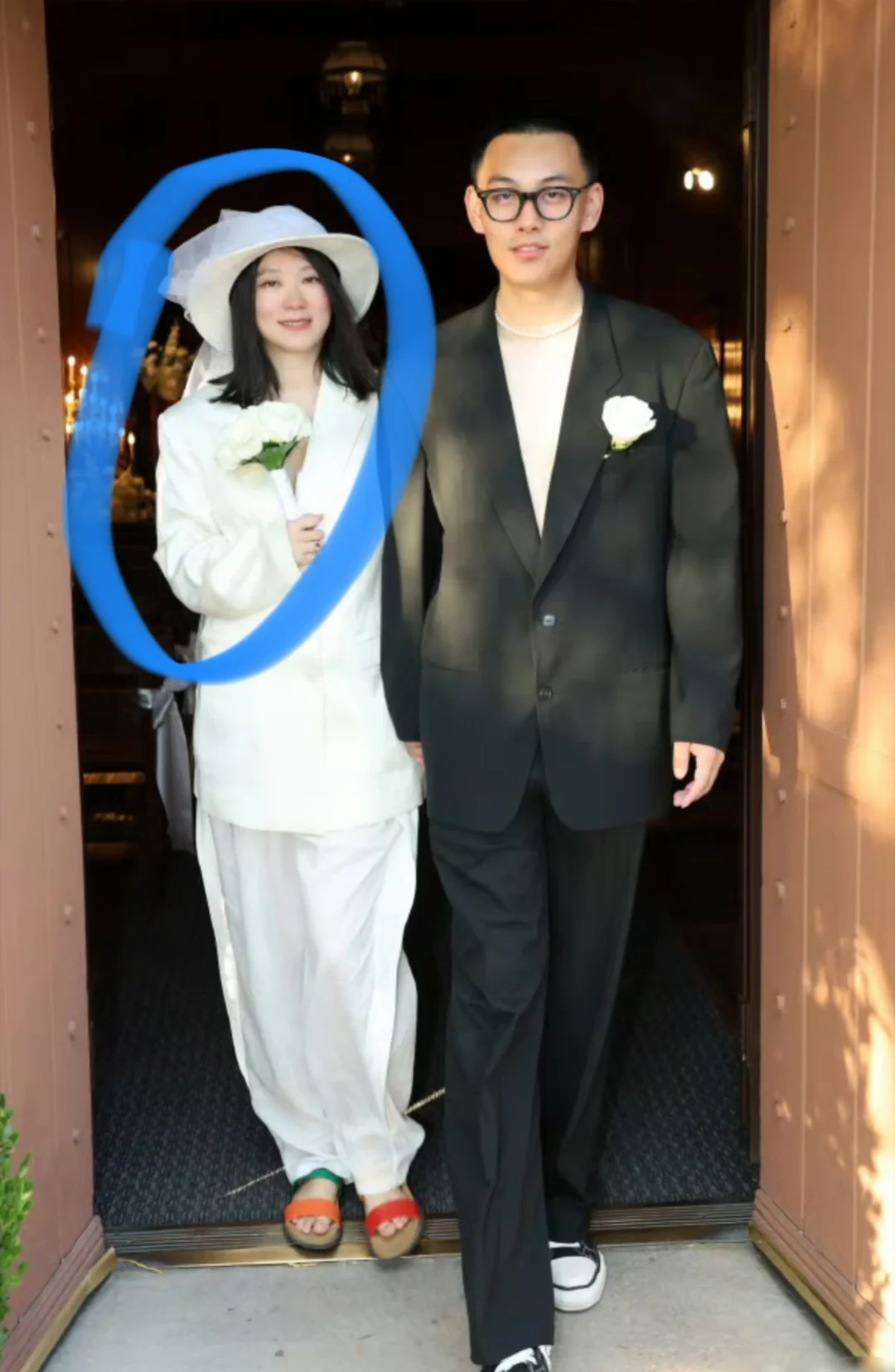 女星黄璐官宣二婚，老公还挺年轻的