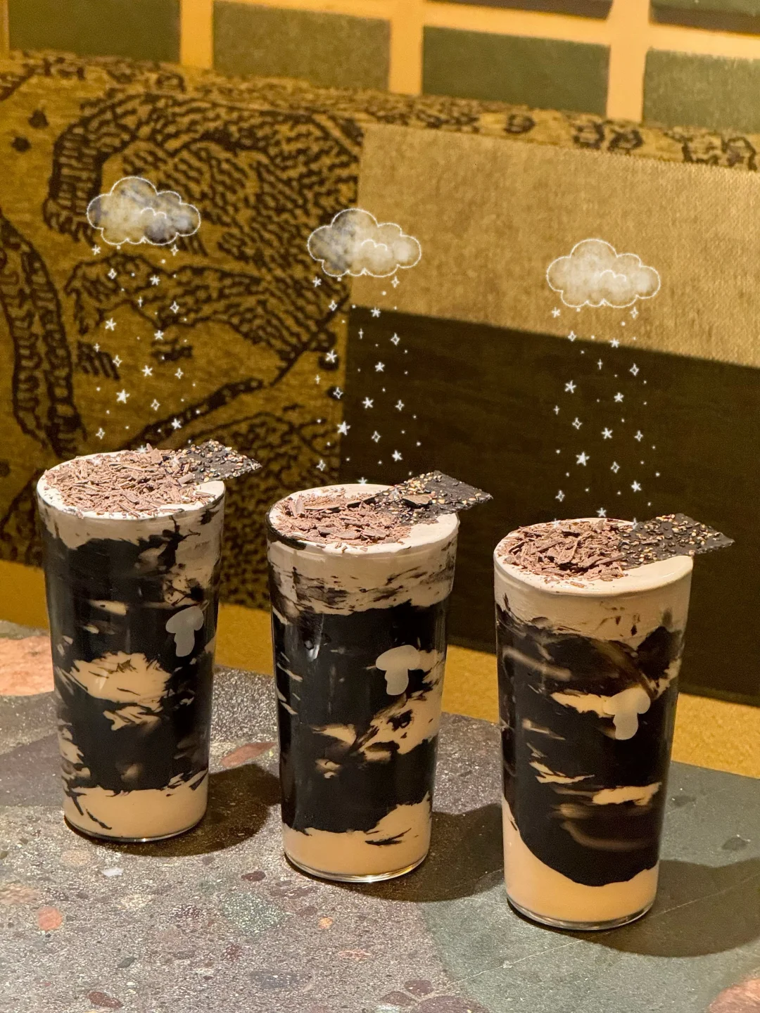 杭州西湖边花的坠值的一笔钱！！！！