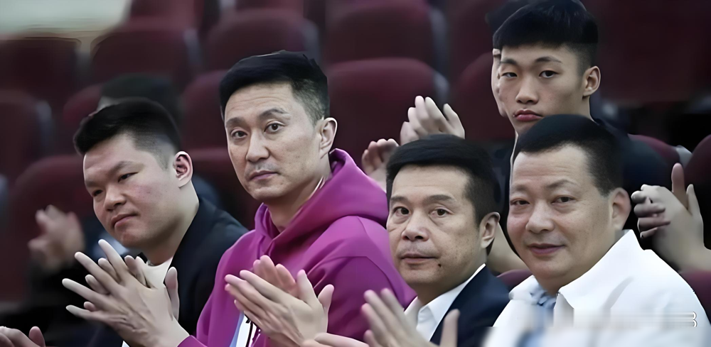 别再说宏远没钱了！母公司股票涨停，利润猛增，账上根本不差钱。 看看他...